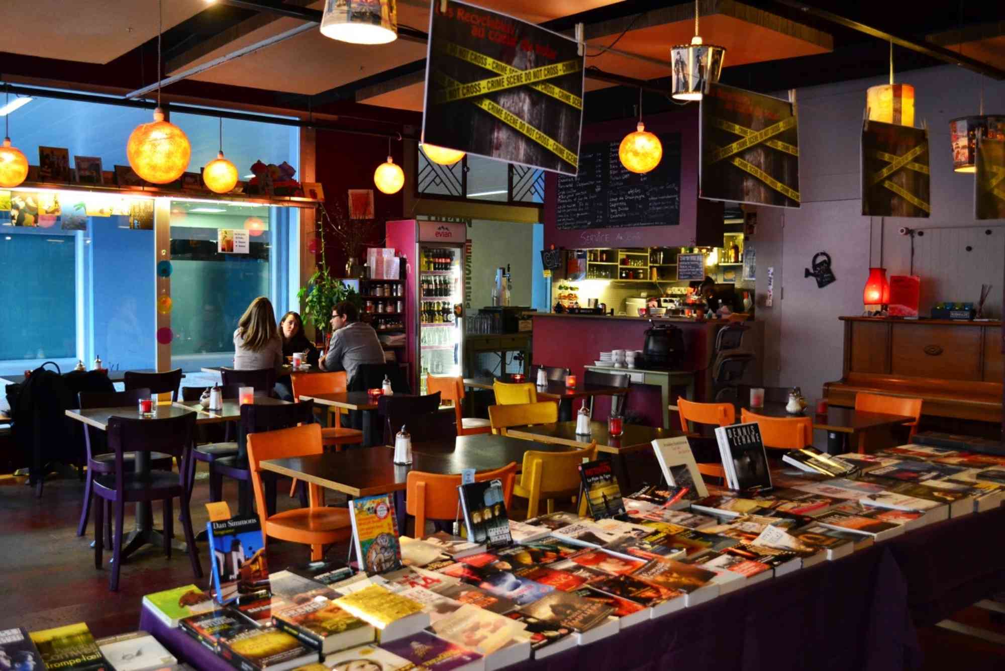 Switzerland Geneva: Carouge Crafts and Cafes