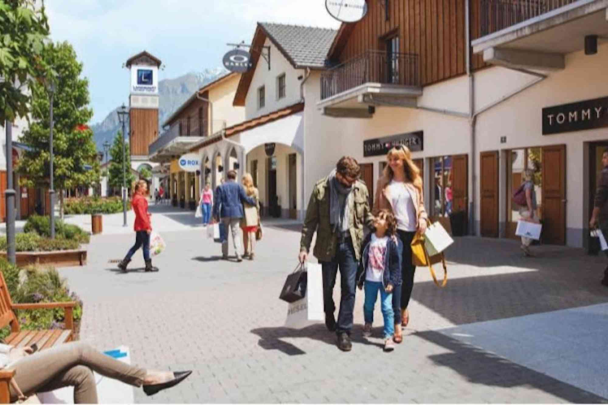 Switzerland outlets: Zurich Day Plan FoxTown or Landquart